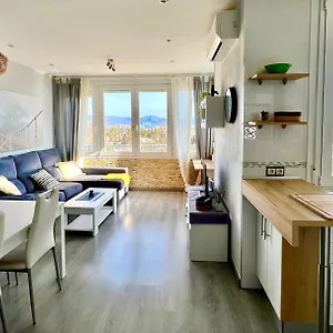 Espectacular Junto Al Mar, Con Piscina En Apartamento